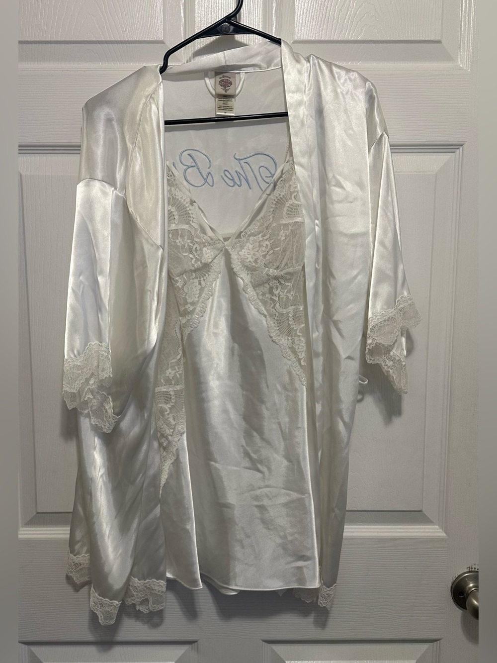 In Bloom White Satin Lace Robe and Chemise Set